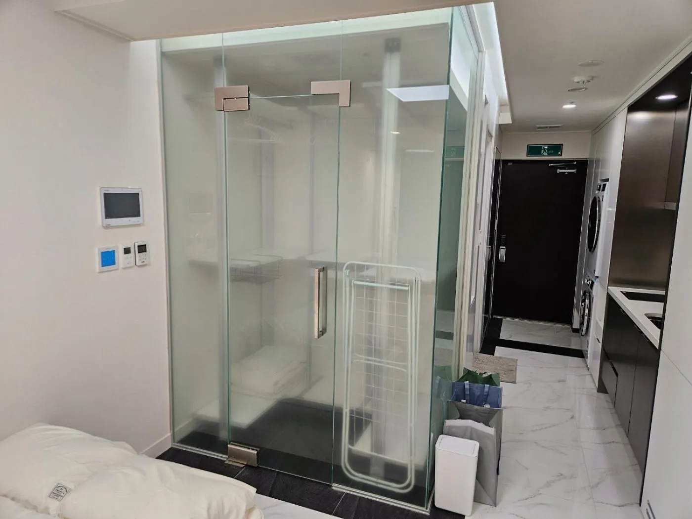 부산 광안리 깔끔한 풀옵션 오션뷰 오피스텔 Apartment Busan 0*,  South Korea