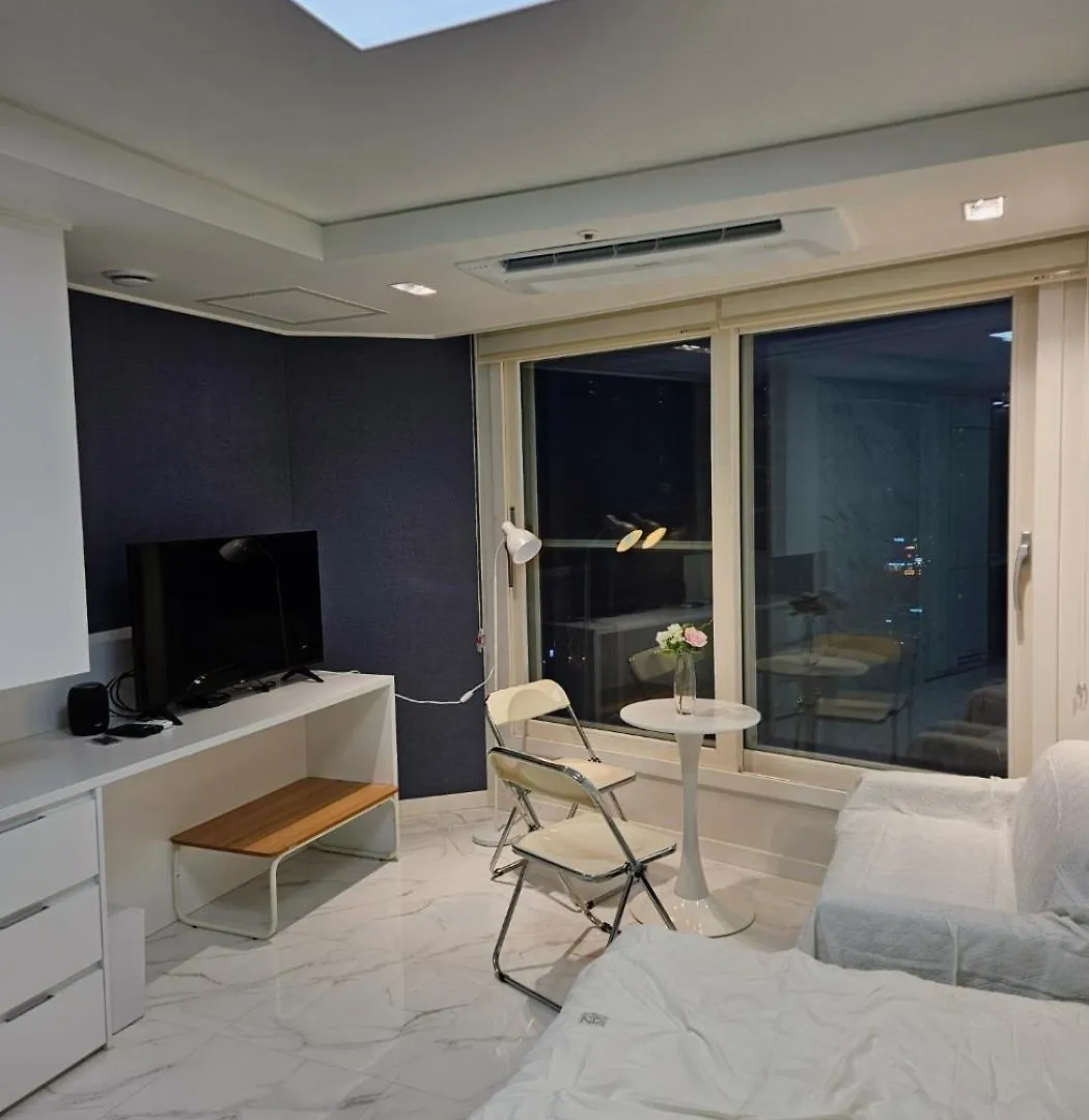 부산 광안리 깔끔한 풀옵션 오션뷰 오피스텔 Apartment Busan 0*,