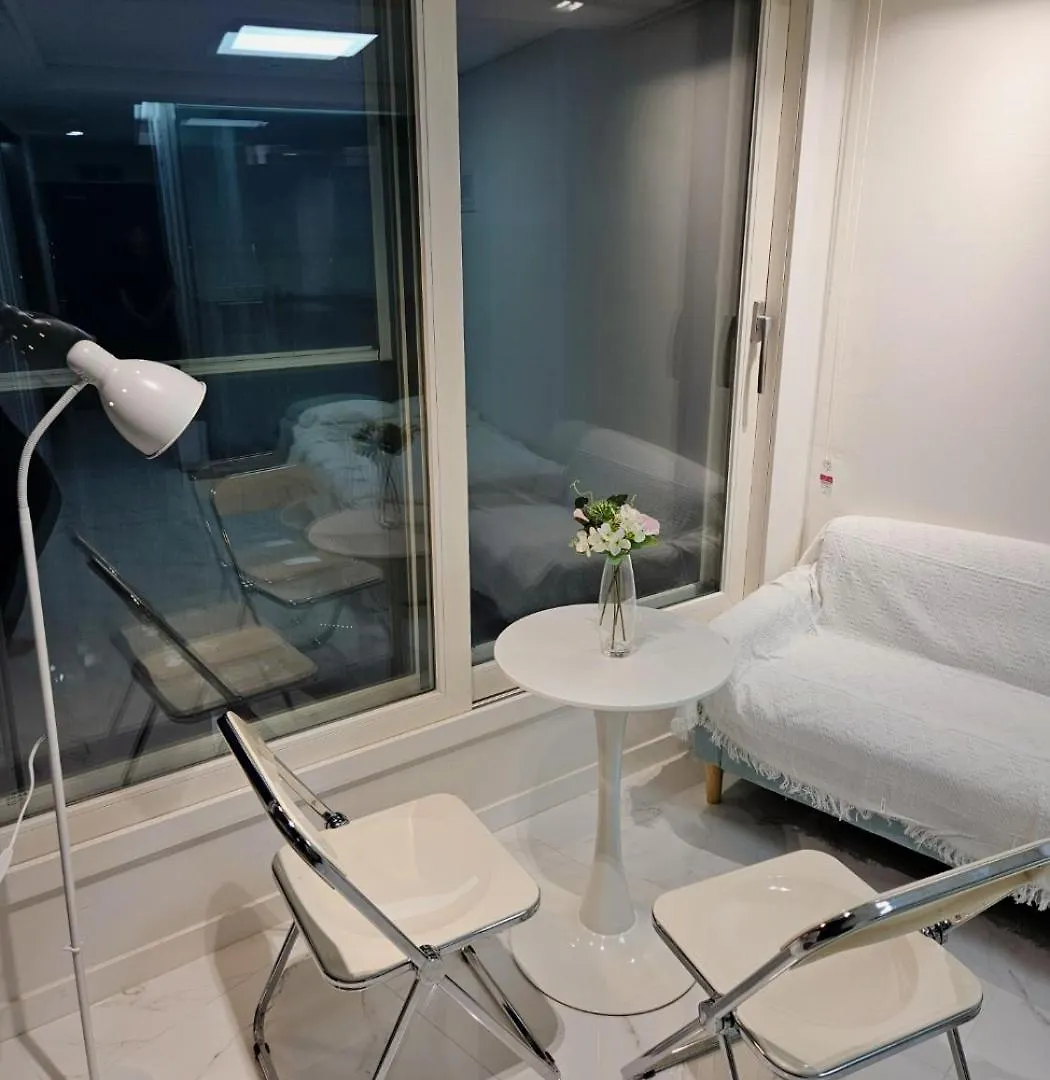 부산 광안리 깔끔한 풀옵션 오션뷰 오피스텔 Apartment Busan