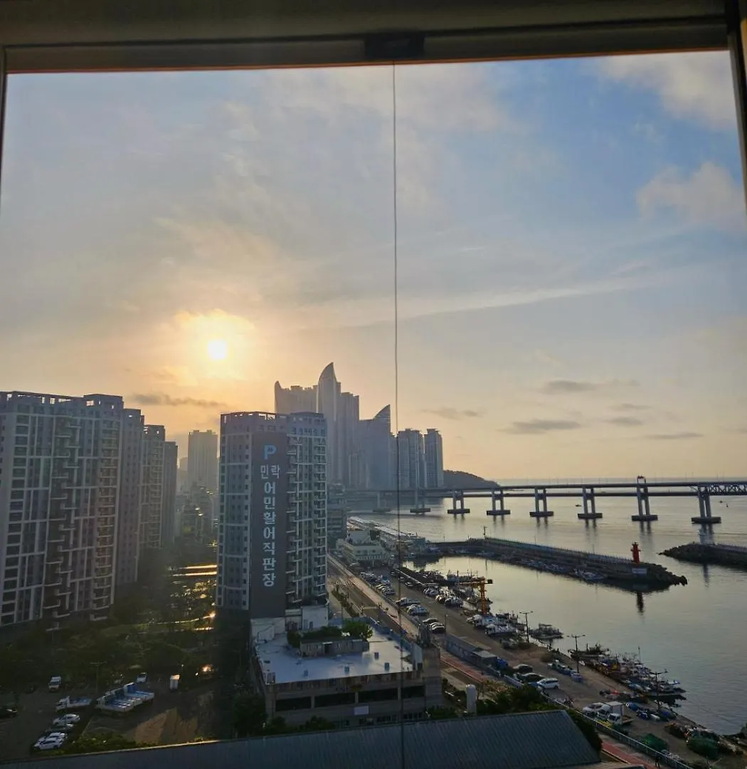 부산 광안리 깔끔한 풀옵션 오션뷰 오피스텔 Apartment Busan